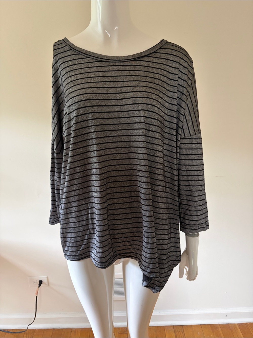 Women's Black and Gray Striped Long Sleeve Scoop Neck Top